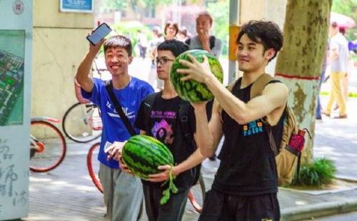 今日吃瓜学生学校,吃瓜学生揭秘校园新鲜事